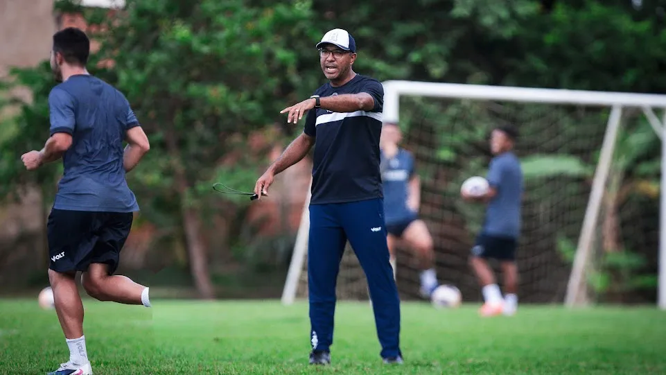 A equipe será comandada pelo auxiliar Felipe Surian