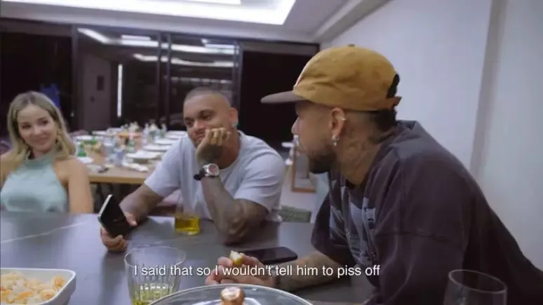 A bronca veio de Bianca Coimbra, esposa de Cris Guedes, amigo próximo do atleta.