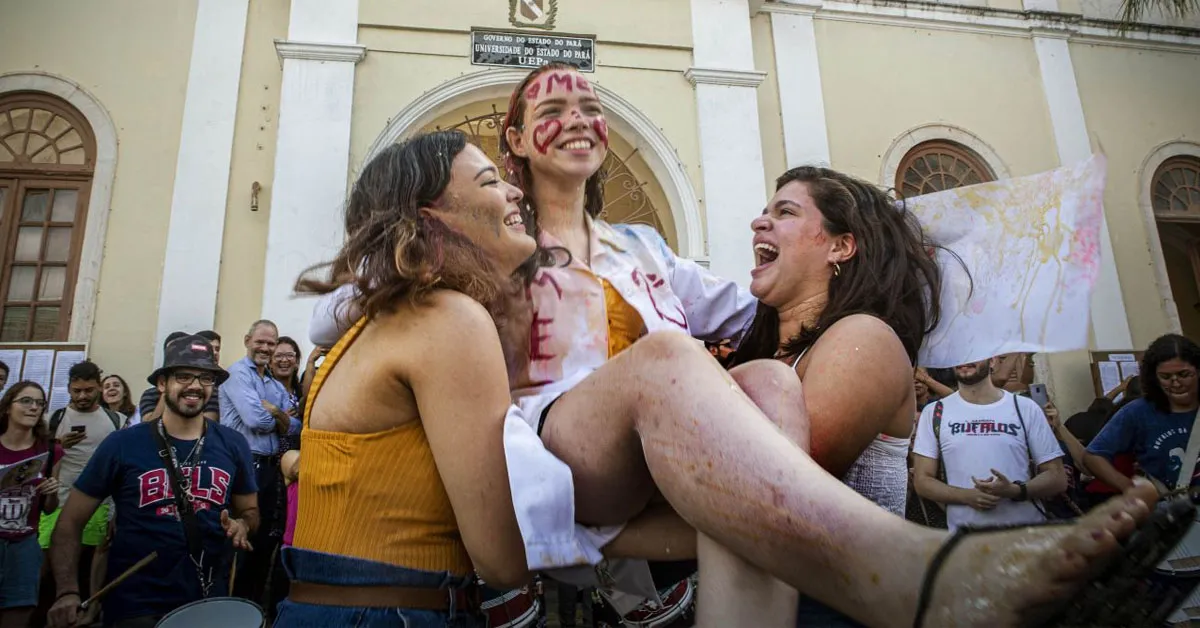 Ao todo, mais de 1.700 candidatos foram aprovados nesta primeira convocação, com pouco mais de 1.000 na ampla concorrência e 787 por meio da lei de cotas.