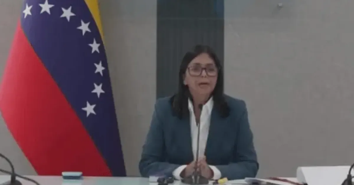 Delcy Rodríguez discursou em rede nacional e convocou ministros e a população a resistirem à intervenção dos Estados Unidos na Venezuela