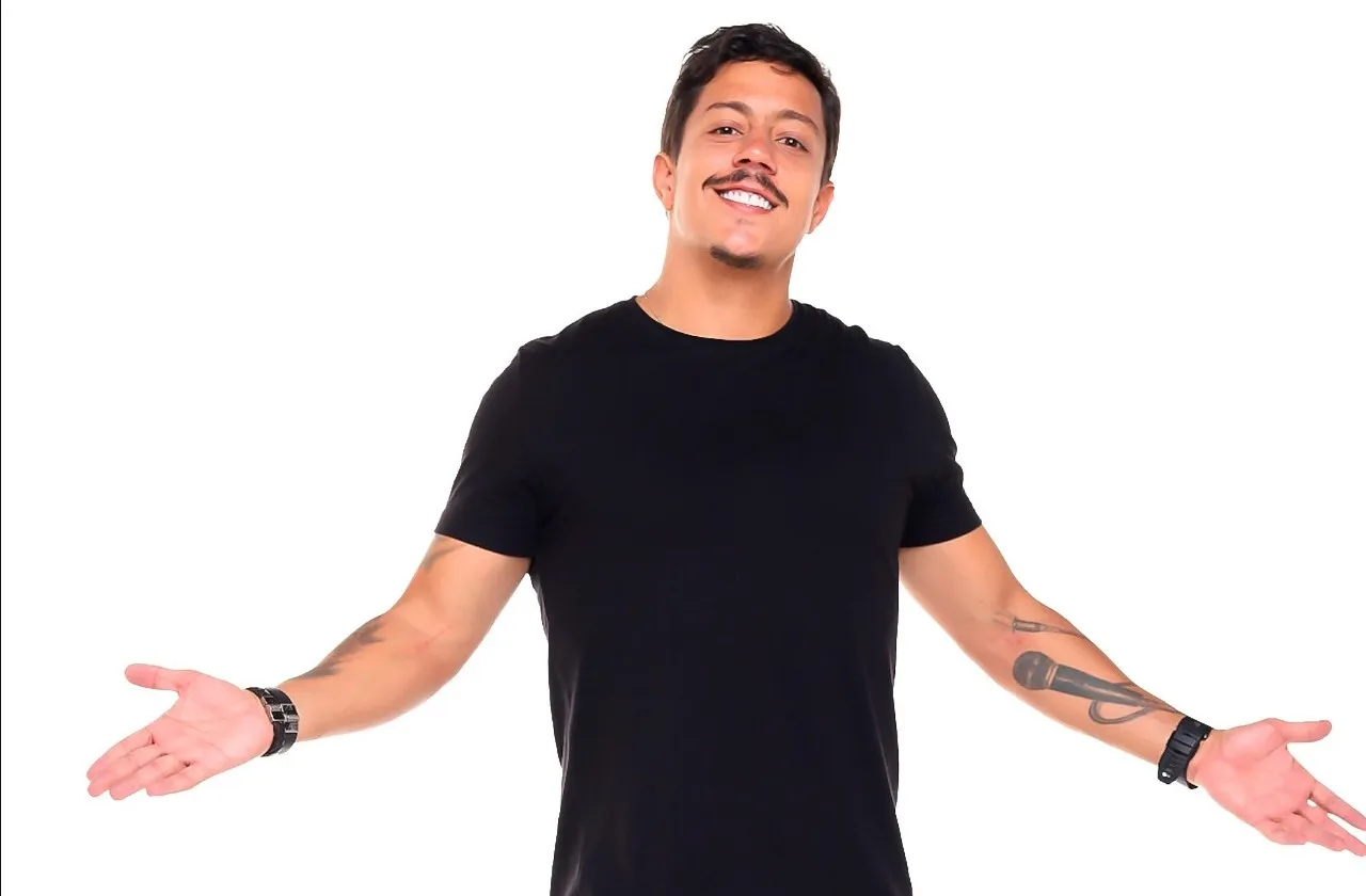 O humorista Renato Albani fará show em Belém.