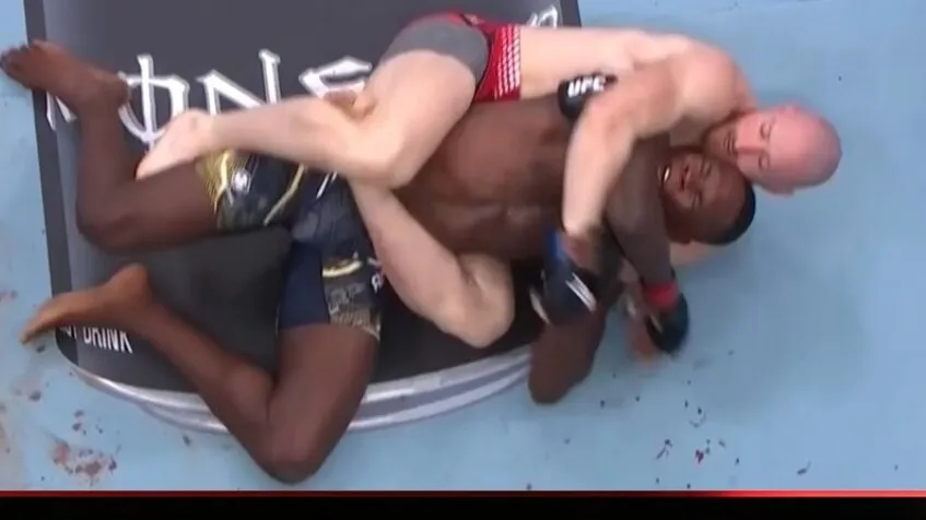 UFC: O resultado amplia a sequência negativa de Adesanya, que chega à quarta derrota consecutiva.