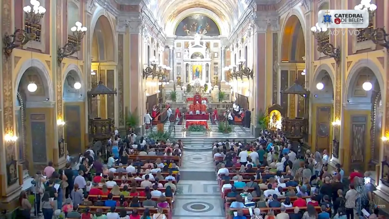Na Catedral Metropolitana de Belém, um dos principais pontos de celebração, a programação teve início por volta das 8h30