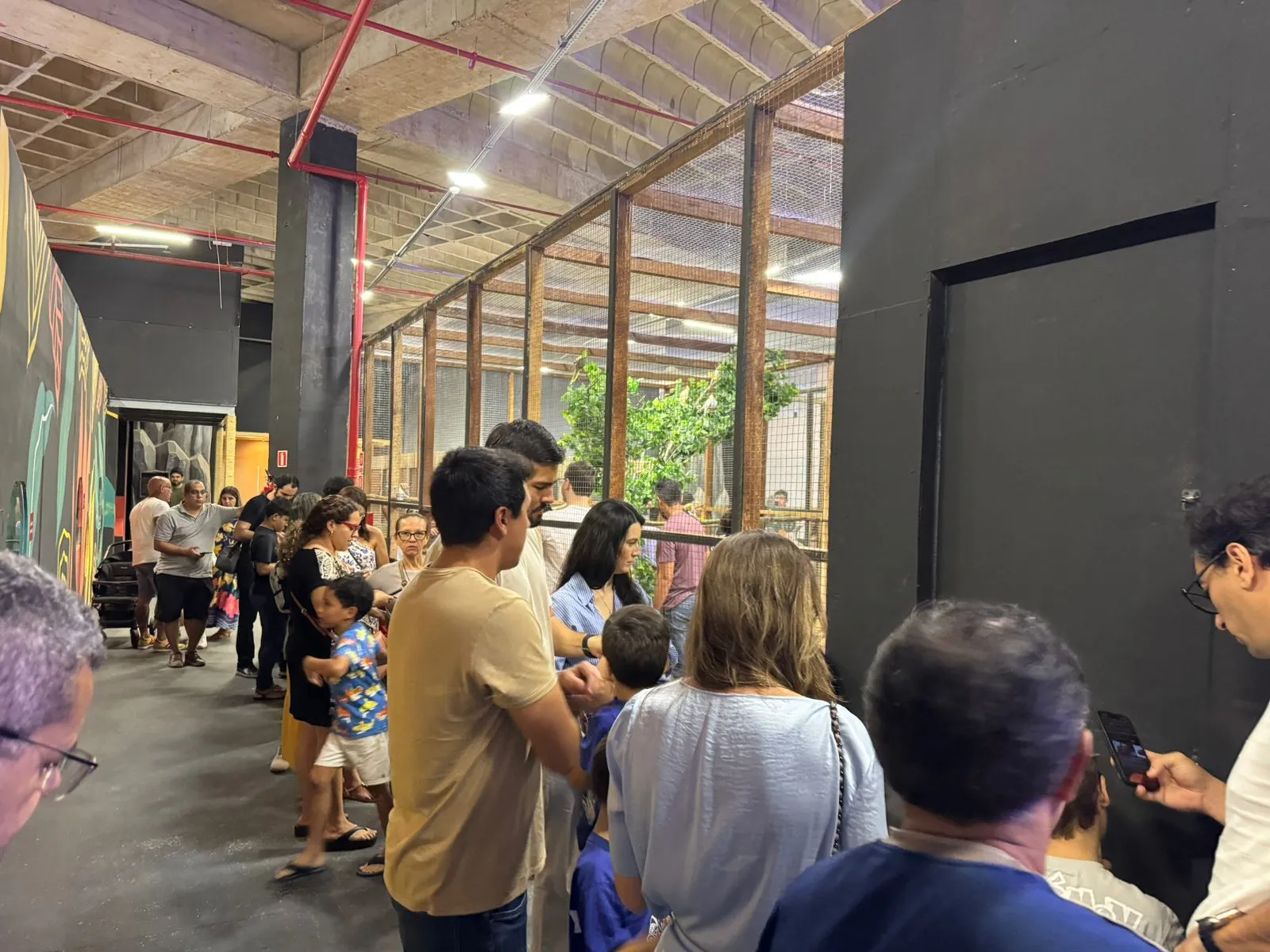 Durante a experiência, crianças e adultos poderão conhecer de perto diversas espécies de animais.