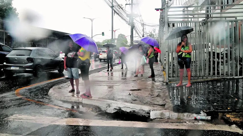 Previsão do tempo em Belém: sol entre nuvens e pancadas de chuva.