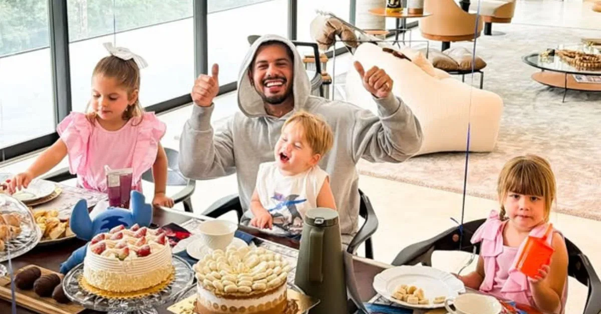 Enquanto Zé Felipe compartilhava registros de um café da manhã ao lado dos filhos, nenhuma mensagem ou publicação de felicitação foi postada pela influenciadora