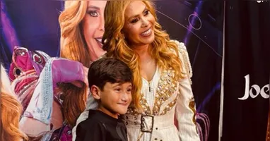 João Pedro ao lado de Joelma nos bastidores do show da cantora