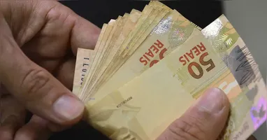 A parcela do seguro-desemprego é calculada com base na média das três últimas remunerações