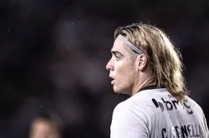 Atacante foi ovacionado pela torcida cruzmaltina.