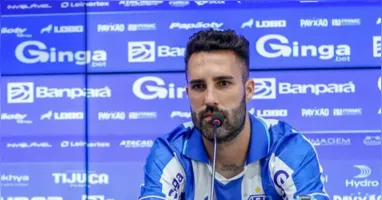 Artilheiro do Paysandu, Ítalo Carvalho celebra boa fase, mas mantém discurso de cautela antes do clássico decisivo contra o Remo pelo Campeonato Paraense.