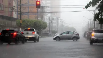 Prefeito Igor Normando deve anunciar nesta terça-feira (10), uma força-tarefa de combate aos alagamentos.
