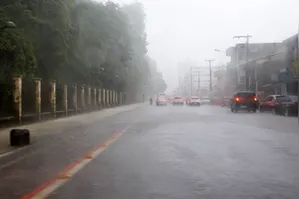 Durante 28h, choveu quase metade do previsto para o mês de abril em Belém.
