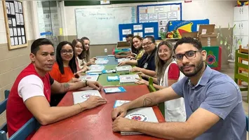 Para os professores, a chegada do equipamento representa o fim da dependência exclusiva da lousa.