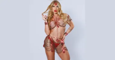 Virginia Fonseca desfila como rainha de bateria da Grande Rio; após 8º lugar, permanência em 2027 dependerá de novas regras internas.