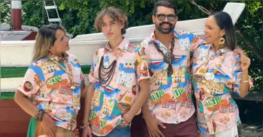 Modelos desfilam criações autorais, biojoias e símbolos da identidade amazônica durante o desfile “Costurando Culturas”, que transforma as ruas de Vigia de Nazaré em passarela a céu aberto.