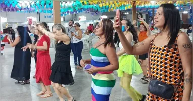Público prestigia o Baile de Carnaval na sede da Fundação Cultural do Estado do Pará, em Belém, durante a primeira noite de programação.