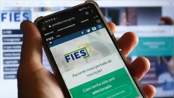 Estudantes devem validar informações e seguir prazos para garantir financiamento.