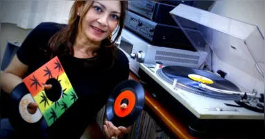 Sônia iniciou sua atuação no início da década de 1980, período em que passou a integrar a Toca do Reggae