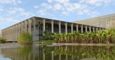 O Itamaraty declarou que o diálogo é o meio indicado para a solução do impasse e reiterou que essa é a posição defendida pelo Brasil em conflitos internacionais.