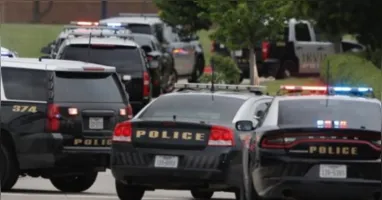 De acordo com autoridades locais, os primeiros disparos foram ouvidos pouco antes das 2h (horário local), em uma área movimentada da capital texana