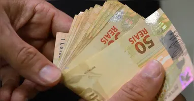 A primeira foi paga até 28 de novembro, conforme a legislação.