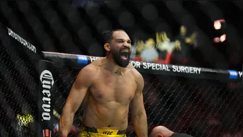 Michel Pereira venceu Zach Reese no card principal do UFC Houston.