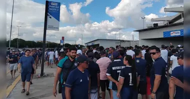 Primeiros jogos do Remo em casa na Série B de 2025 eram frequentes, as enormes filas e problemas com ingressos.