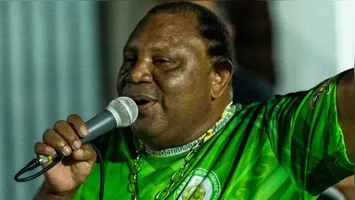 O sambista paraense Orlandino Barbosa, conhecido como Meio-Dia da Imperatriz, é o único do Estado tricampeão do carnaval Carioca