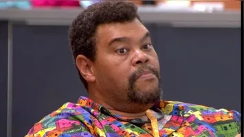 O diálogo rapidamente ultrapassou os limites da casa e viralizou nas redes sociais.