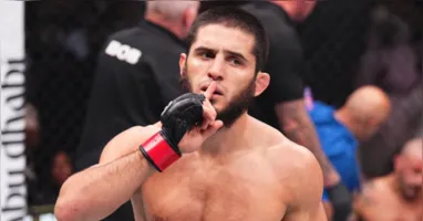 Makachev acusa Topuria de desistência e esquenta bastidores às vésperas do UFC Freedom 250 na Casa Branca.