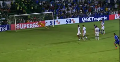 Festa em Marabá: Wesley comemora o gol da virada que garantiu o Águia na semifinal e eliminou o Remo da Copa Norte.