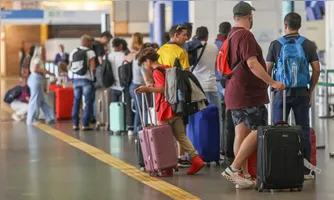 O governo federal ainda zerou os impostos PIS e Cofins e disponibilizou uma linha de crédito para as companhias aéreas.