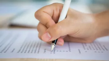 Prefeitura no Pará: A jornada de trabalho varia entre 30 e 40 horas semanais, conforme o cargo.