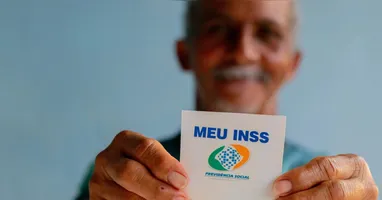 Aposentados e pensionistas devem acessar o aplicativo