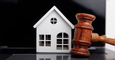 A iniciativa ocorre em parceria com a Cargnelutti Leilões e reúne centenas de propriedades com valores abaixo do mercado.