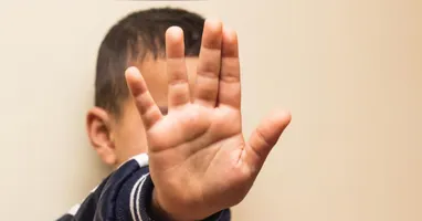 Apesar da agressividade do vídeo, o exame de corpo de delito não encontrou ferimentos físicos no menino