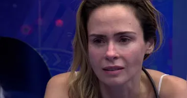 A família de Ana Paula divulgou uma nota oficial nas redes sociais da jornalista na mesma noite. Segundo eles, a ideia seria não informar a jornalista sobre a morte do pai.