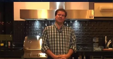 Segundo TV, ele morreu em casa de infarto.