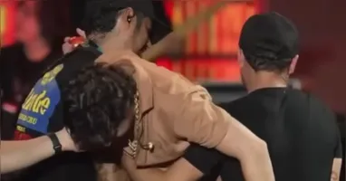 Imagem ilustrativa da notícia Natanzinho Lima fica bêbado e é retirado do palco por seguranças