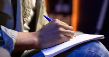 Os interessados devem ficar atentos aos requisitos exigidos para cada cargo e consultar o edital completo