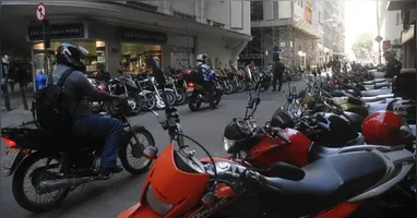 As regras e o prazo foram definidos pela Resolução nº 996/2023 do Conselho Nacional de Trânsito (Contran), publicada em junho de 2023.