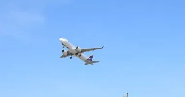 A malha aérea atual não ofereceria cobertura adequada para as necessidades da população local, conforme aponta a proposta.