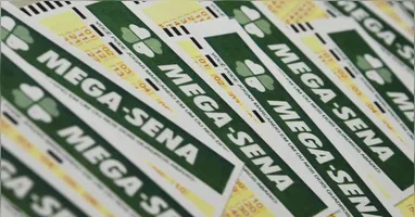 Para participar da Mega-Sena, o apostador pode escolher de 6 a 20 números entre os 60 disponíveis no volante.