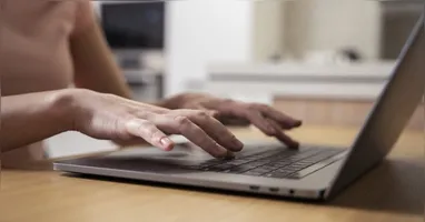 As quatro soluções tecnológicas funcionam em território nacional, compatíveis com os principais sistemas operacionais móveis, e representam caminhos viáveis para quem deseja incrementar o orçamento.