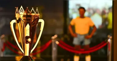 O duelo foi disputado no Mané Garrincha, diante de um público dividido entre torcedores alvinegros e rubro-negros.