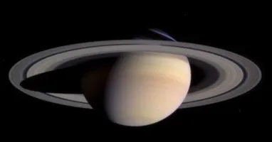 O planeta dos anéis se torna invisível no final de fevereiro, perdido no brilho solar.