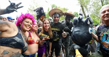 O governador Helder Barbalho participou da abertura do bloco e ressaltou o valor cultural do evento para o Pará.