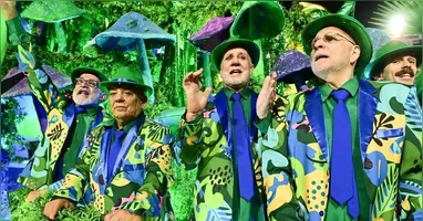 Vale lembrar que abriram a festa ontem as agremiações Acadêmicos de Niterói, Imperatriz Leopoldinense (foto), Portela e Estação Primeira de Mangueira.