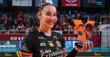 Com a presença de sua oposta em quadra -reserva da equipe, ela foi acionada em alguns momentos ao longo da partida-, o Osasco venceu o Flamengo por 3 sets a 0 (16-21, 24-25 e 17-25) e avançou à final do torneio.