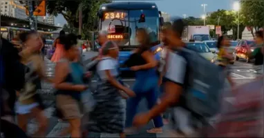 A proposta reúne iniciativas apresentadas pela deputada Érica Hilton e pelo deputado Reginaldo Lopes, que defendem uma atualização do texto constitucional para permitir a redução da carga semanal de trabalho.